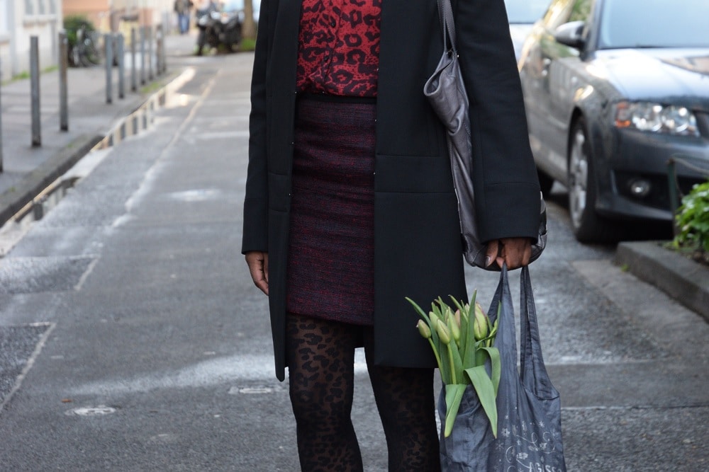 Porter une jupe courte au bureau Deadlines & Dresses