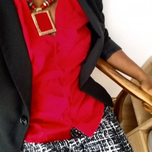 tenue_bureau_rouge