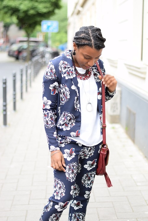 tailleur-pantalon-imprimé-floral-hair
