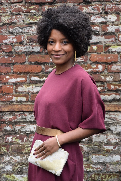 tenue de fête rouge foncé