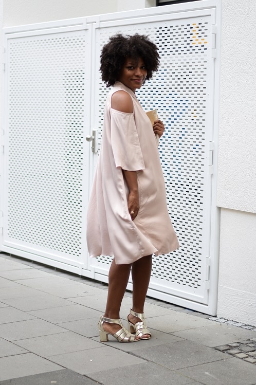 robe denudée epaules satin effet princesse