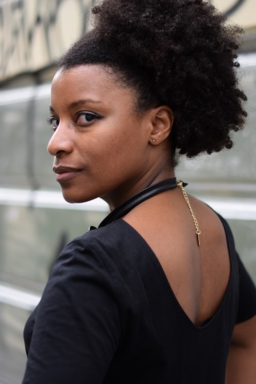 bling-bling-collier chaine dorée décolleté dos