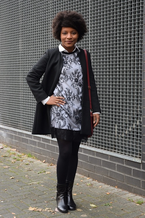 robe-en-dentelle-bottines-cuir-talon-rouge