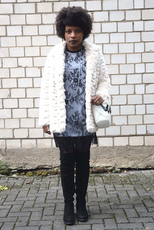 robe-en-dentelle-look-de-soiree-en-entier