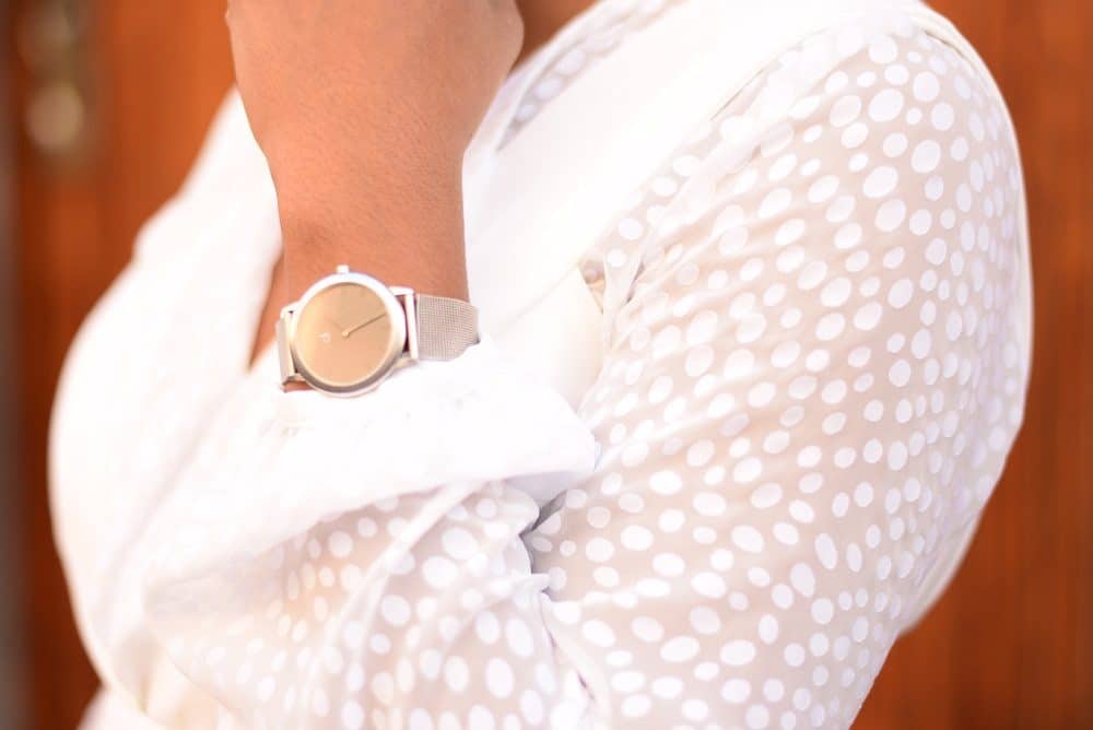 montre argentée silver white blouse